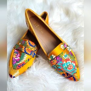 Unique Gold Flat Shoes